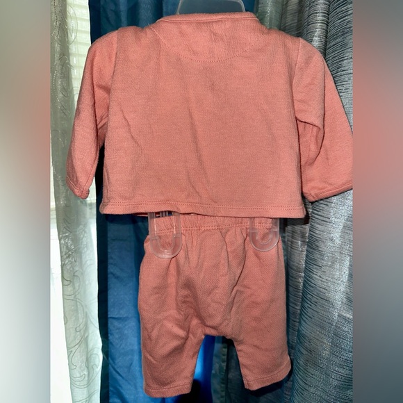 Carter’s Newborn Girl - 3 Piece Matching Pant Set. Coral w/ Floral Print Design - Picture 5 of 11